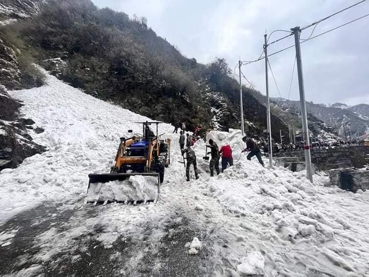 BRO : BRO(THER) OF THE NATION LAUNCHES MAJOR AVALANCHE RESCUE OPERATION ON JNM ROAD IN EAST SIKKIM