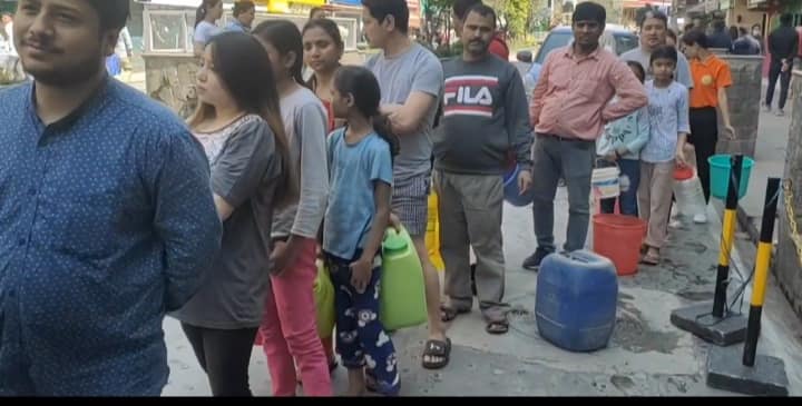 Gangtok face acute drinking water crisis, tankers pressed for distribution