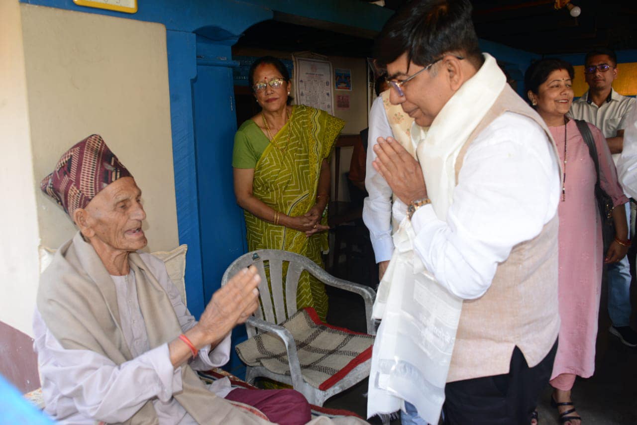 Union MInister Dr. Subhas Sarkar paid visit to 98-years-old Organic Farmer Padmashree Tula Ram Upreti