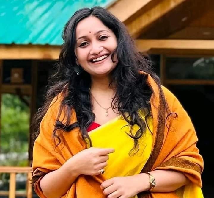UPSC 2022 : Sikkim's Daughter Deepika Agarwal Makes State Proud Securing AIR 151
