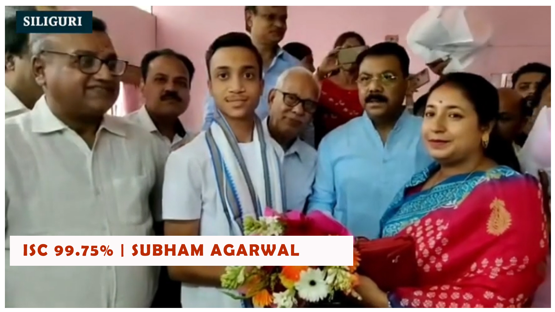 Many flocked to congratulate national topper Subham Kr Agarwal
