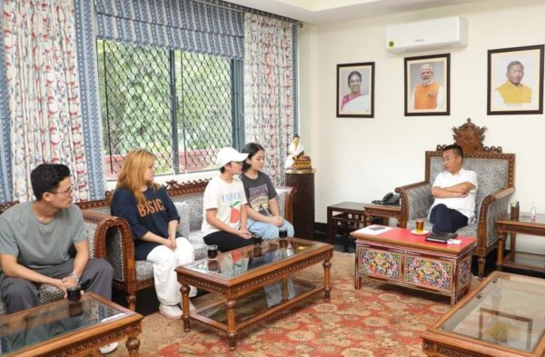 CM Met UPSC Aspirants In New Delhi