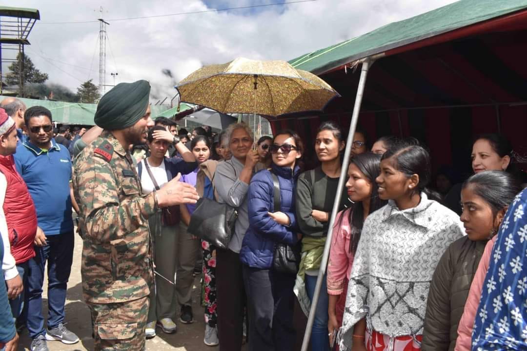Indian Army Provides Assistance To Stranded 1700 Tourists Including 63 Foreigners In North Sikkim
