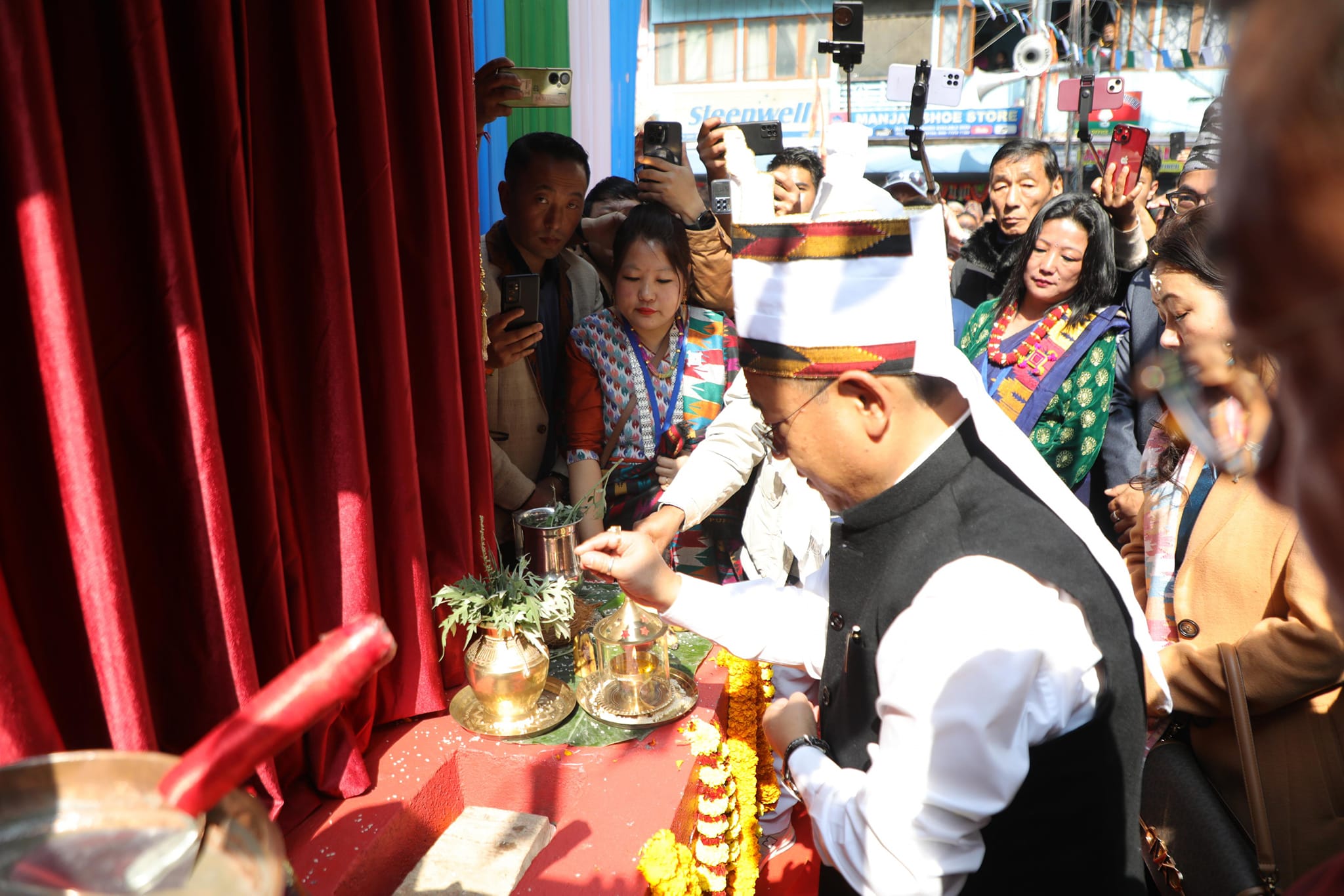 CM lays foundation stone of Limboo Bhawan at Singtam