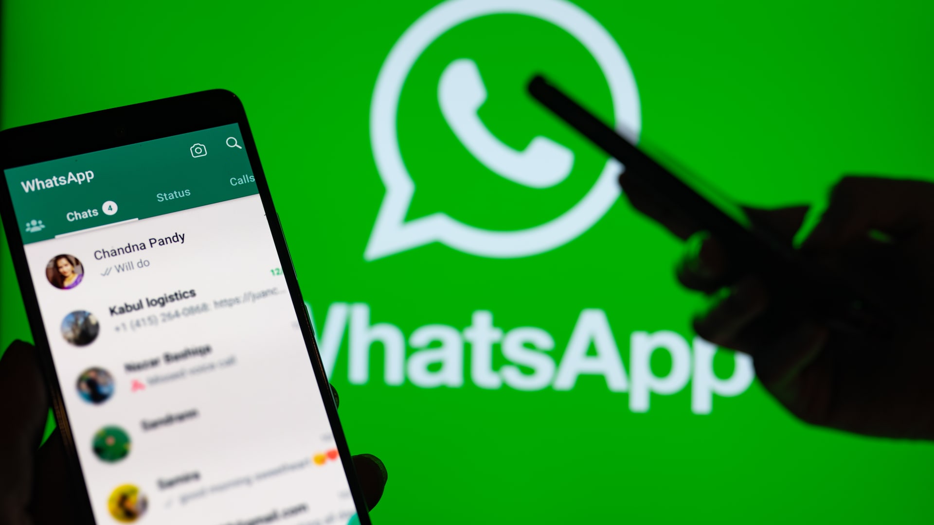 WhatsApp Update : Now Block Unknown Spam and Senders Right From Lock Screen