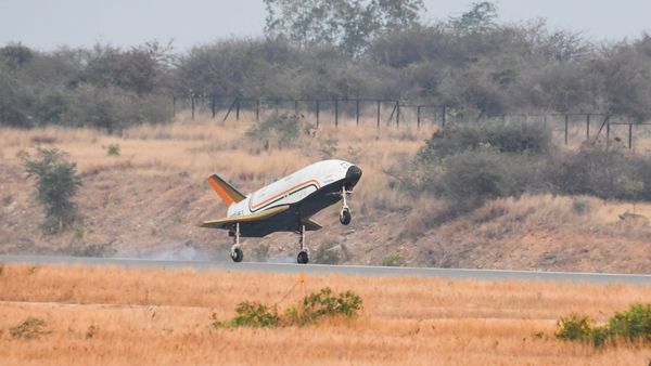 ISRO Successfully Achieved RLV LEX-02 Landing Experiment Using IAF Chinook