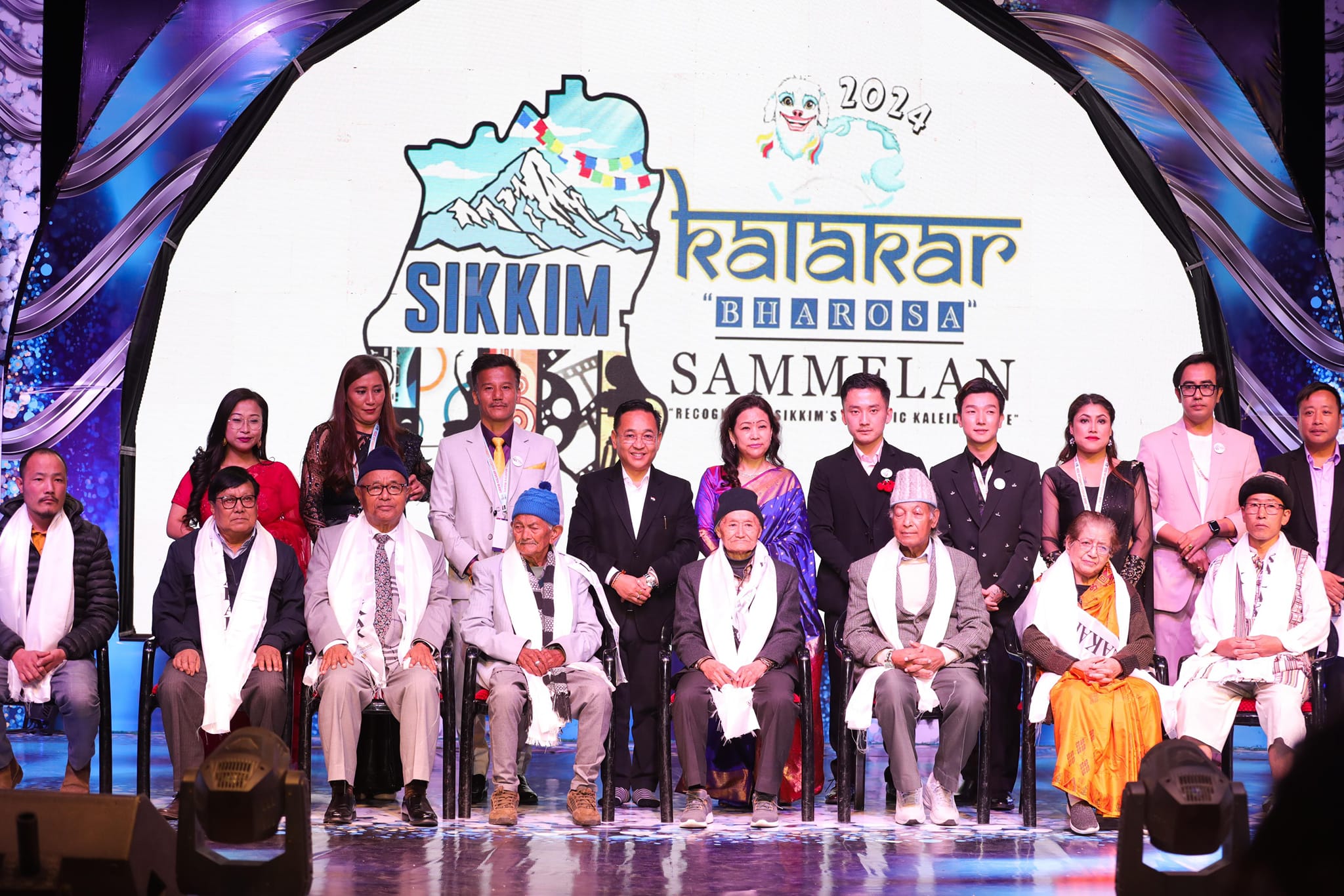 Many Prominent Artists Honoured During 'Kalakar Bharosa Sammelan 2024'
