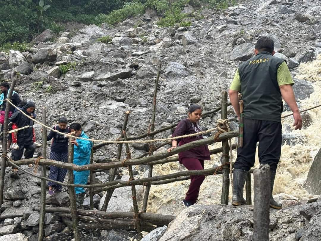 Despite unfavourable weather conditions Mangan team evacuates 64 tourists