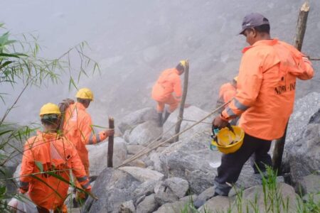 All Stranded Tourists In North Successfully Evacuated ; CM Thanked Team Work