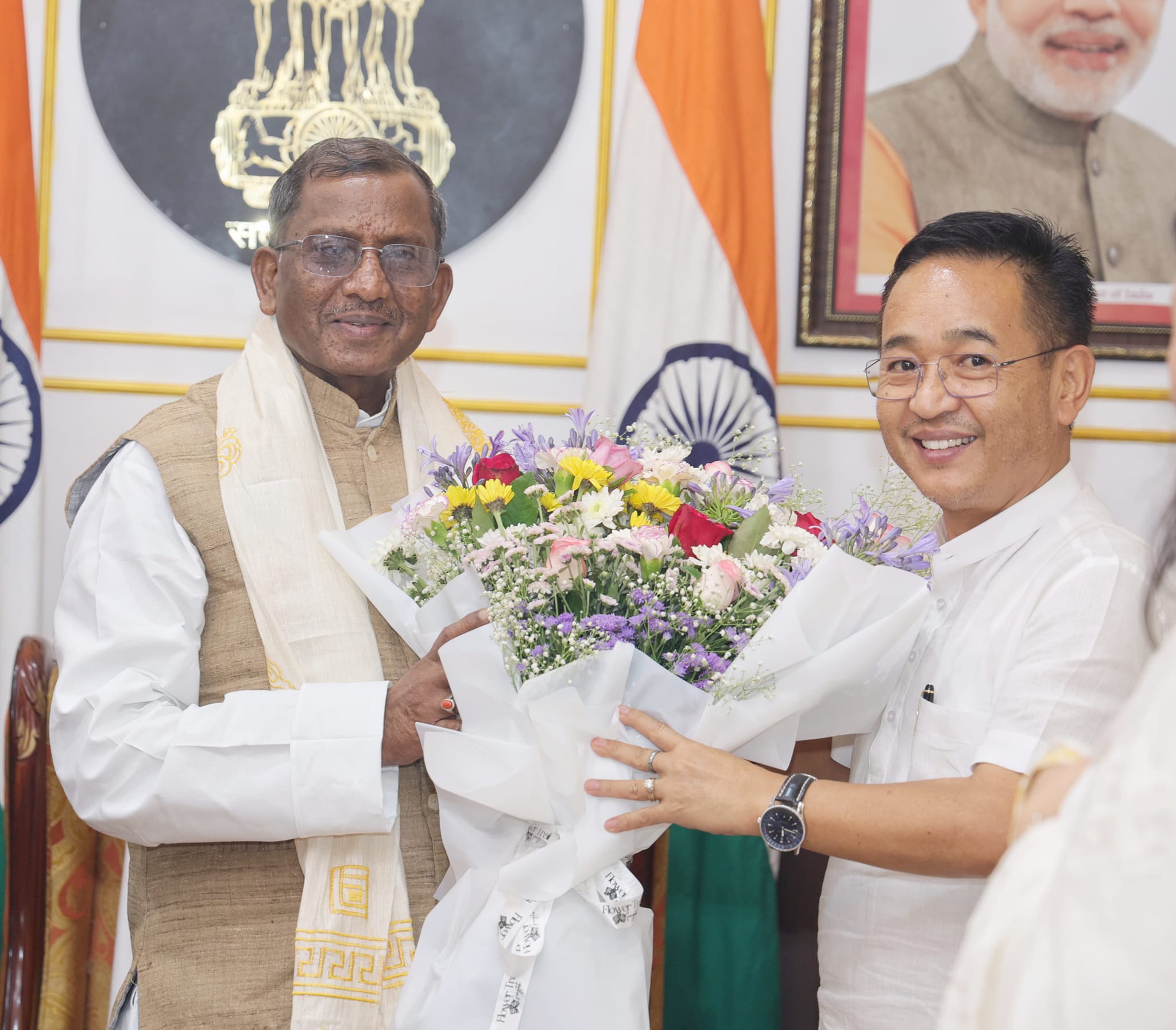 SKM President with winning candidates called upon Governor at Raj Bhavan