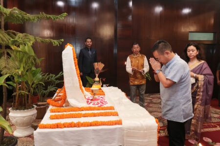 CM Prem Singh Tamang Pays Tribute to Former Sikkim CM Nar Bahadur Bhandari on 84th Birth Anniversary