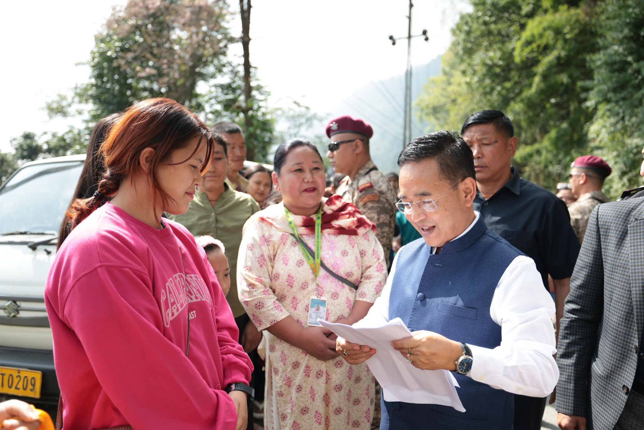 Amidst Festivities CM meets and Interacts with Local Residents of Singling (Soreng)