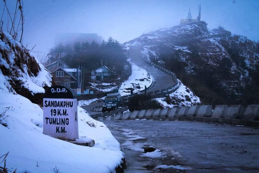 Sandakphu Witnesses Unexpected November Snowfall