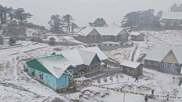 Sandakphu Witnesses Unexpected November Snowfall