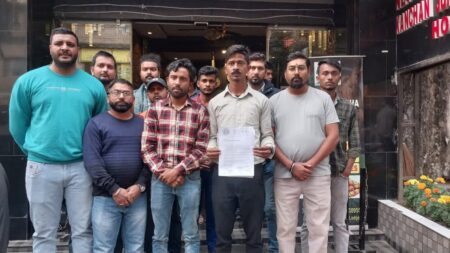 No Place for Bangladeshis in Hotels: Protest by Bangiya Hindu Mahamanch in Siliguri No Place for Bangladeshis in Hotels: Protest by Bangiya Hindu Mahamanch in Siliguri