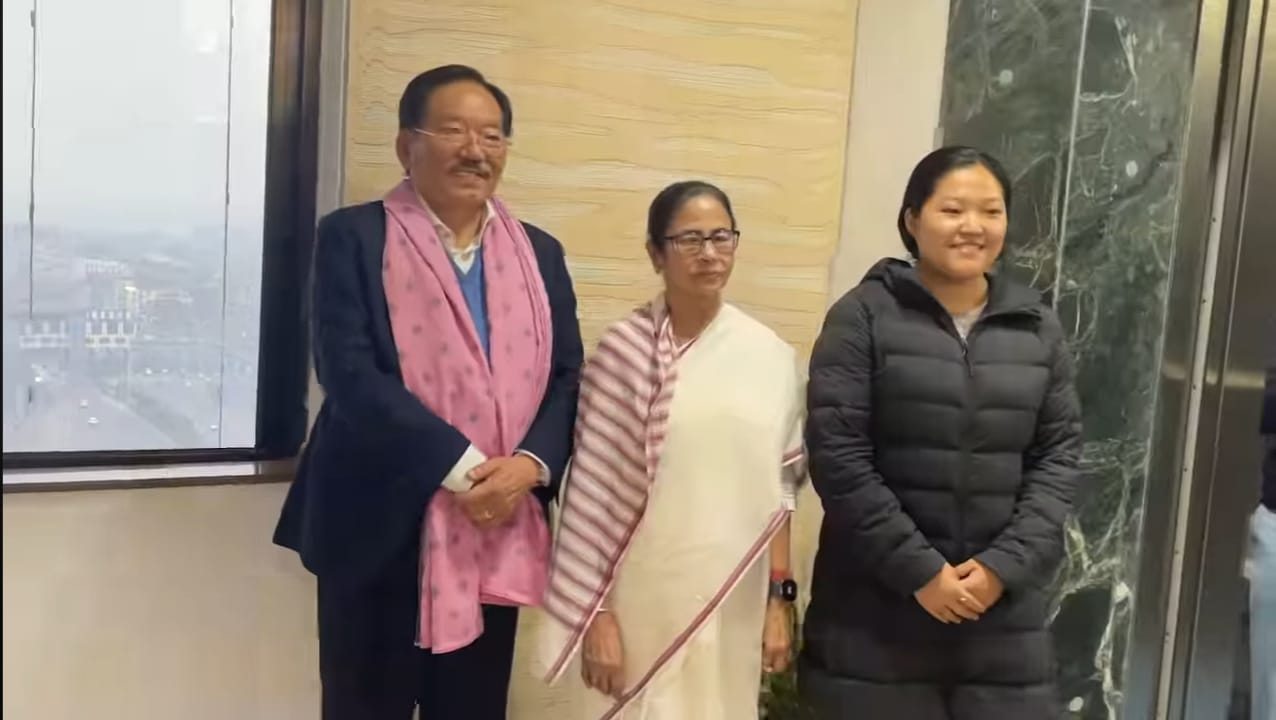 West Bengal CM Mamata Banerjee Meets Former Sikkim CM Pawan Chamling