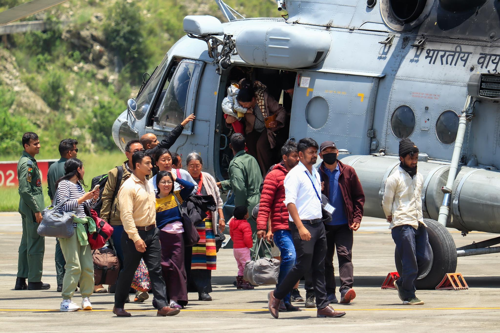 48 Stranded Evacuated from Chaten in Ongoing Airlift Operation.
