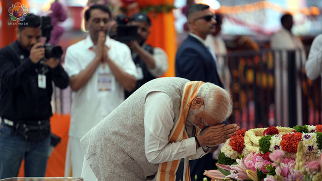 PM Modi Attends Bhagawan Sri Sathya Sai Baba’s Centenary Celebrations at Prasanthi Nilayam