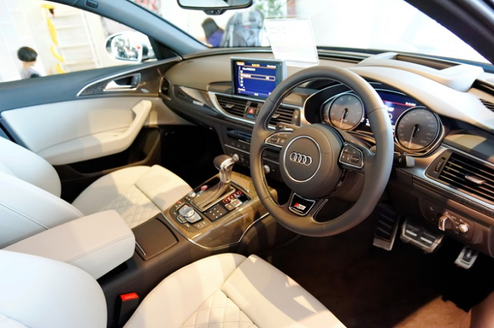 Why Indian Cars Have the Steering Wheel on the Right: Explained Simply