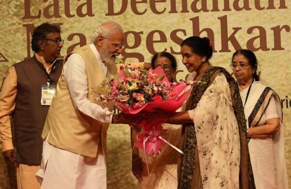 PM Narendra Modi Pays Emotional Tribute to Legendary Singer Asha Bhosle PM Narendra Modi Pays Emotional Tribute to Legendary Singer Asha Bhosle