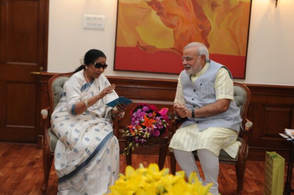 PM Narendra Modi Pays Emotional Tribute to Legendary Singer Asha Bhosle PM Narendra Modi Pays Emotional Tribute to Legendary Singer Asha Bhosle